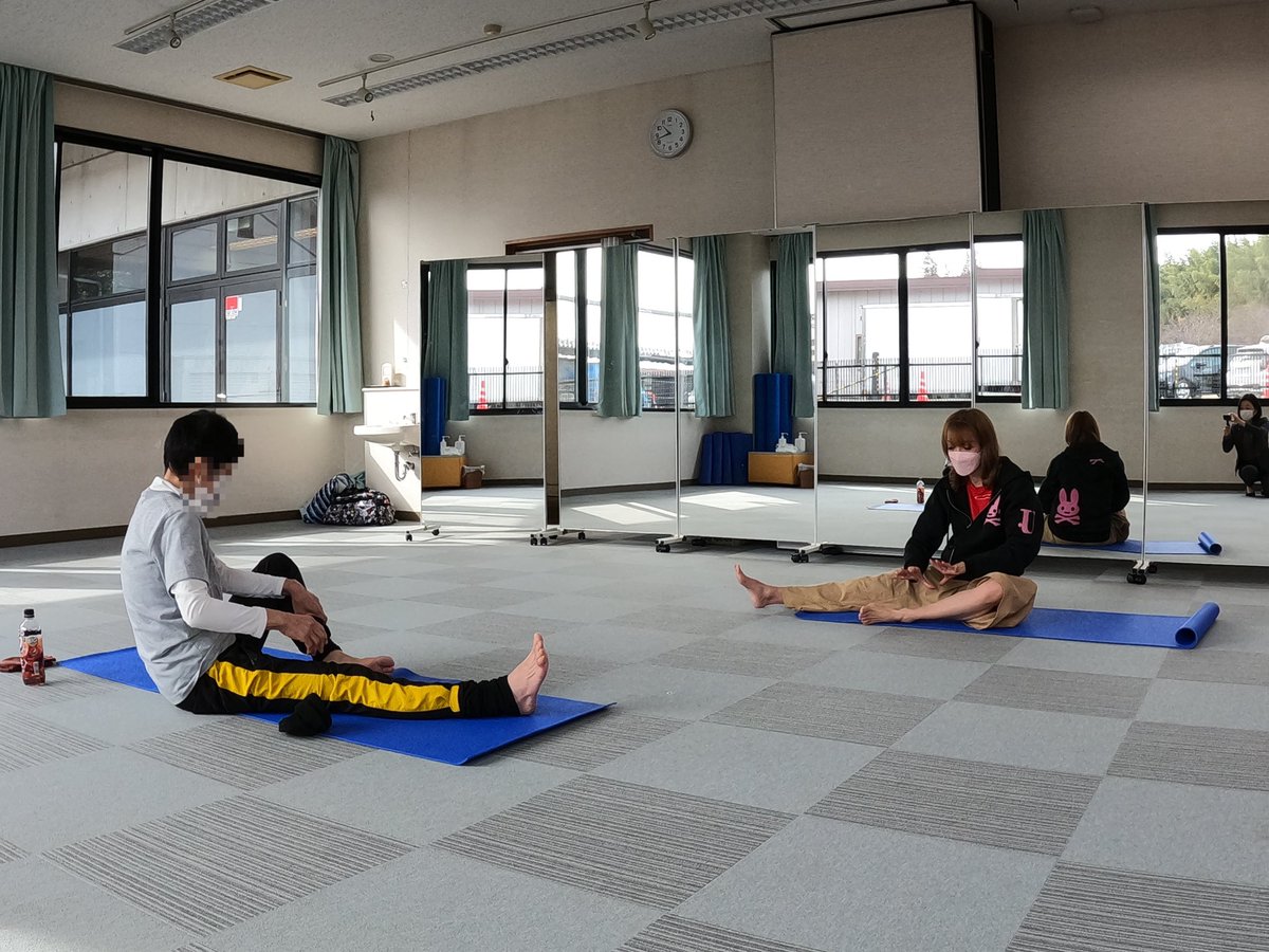 fujimi_onsen's tweet photo. 🧘♂️ #SPAFIT のご紹介
毎週土曜10:30からは
⭐︎ #ボディメンテナンス Q-Ren ⭐︎
の #レッスン を行なっています❗️
#簡単 な #ストレッチ、#骨盤体操 で、#腰・膝痛予防 と改善し、動きやすい身体を目指します✨
お子様からご高齢者まで、どなたでも始めやすいレッスンですよ😄👍
#富士見温泉 #赤城 https://t.co/CltOXvL9GU