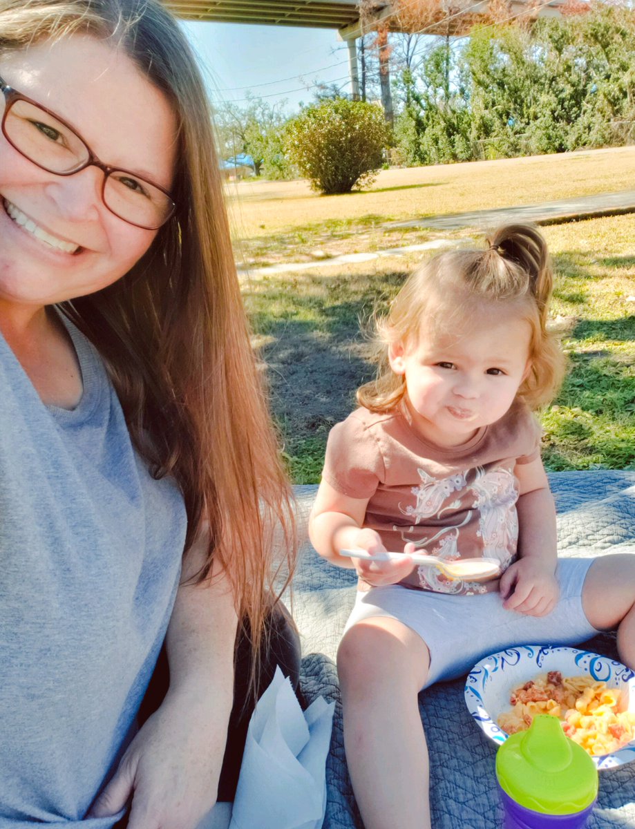 Luke_warmer_'s tweet photo. Kirbymom and kirbybaby had a picnic today https://t.co/VmGdEnMb7t
