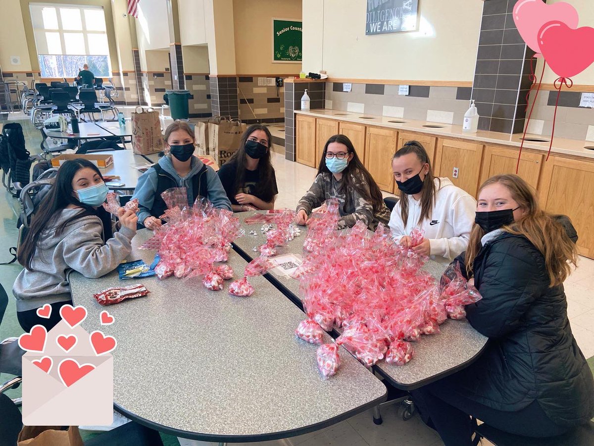 MarshfieldKC's tweet photo. Shoutout to everyone who came to help package Valentine’s Day gift backs for senior citizens! We included all of the amazing cards and Hershey Kisses you all brought in! Thank you everyone ☺️💖 #BetterTogether #WeRMarshfield https://t.co/0bkDUIc8G8