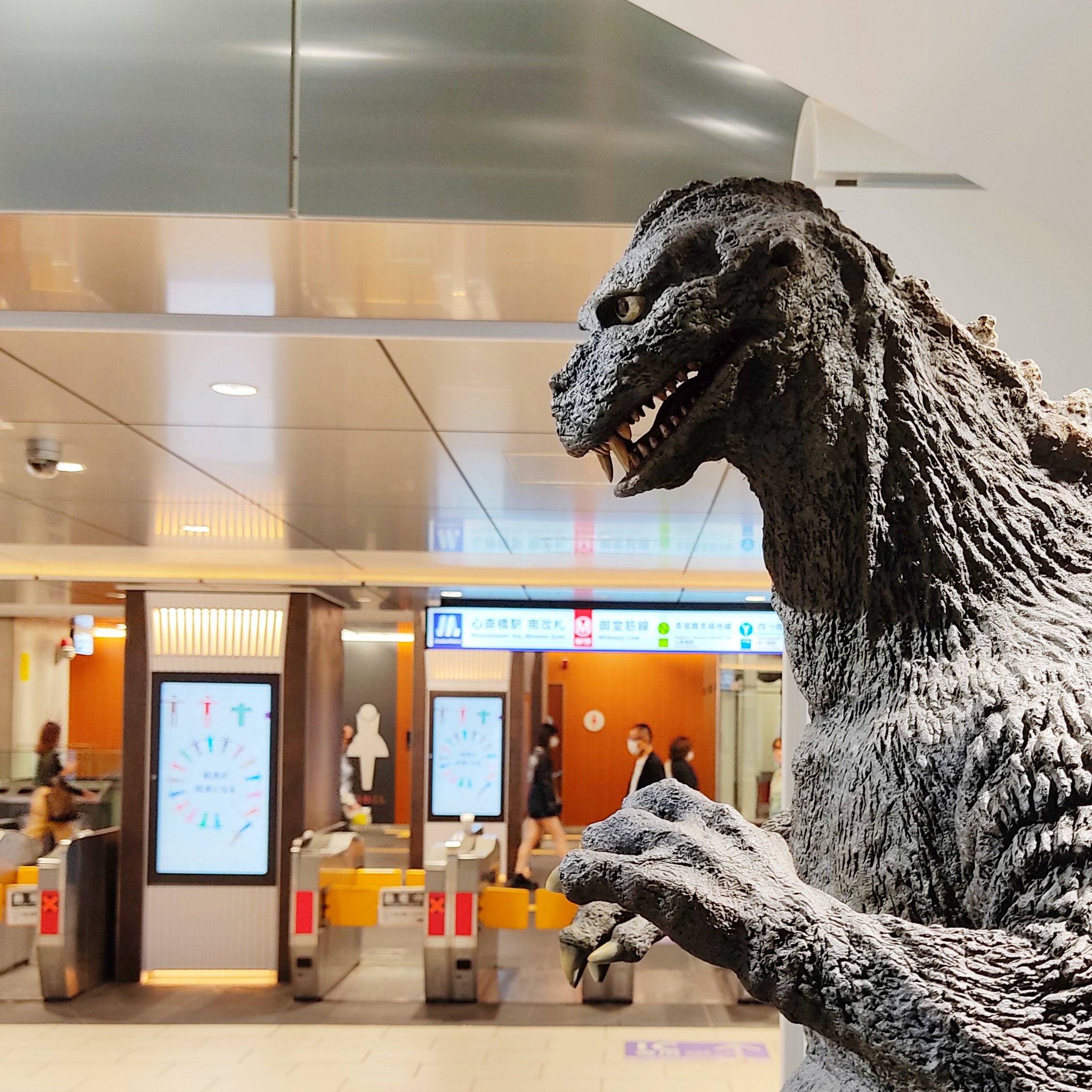 『クジラ乗り場はこちらです』 太地町に設置されている クジラポスト！ 町内5基目！ 場所は平見