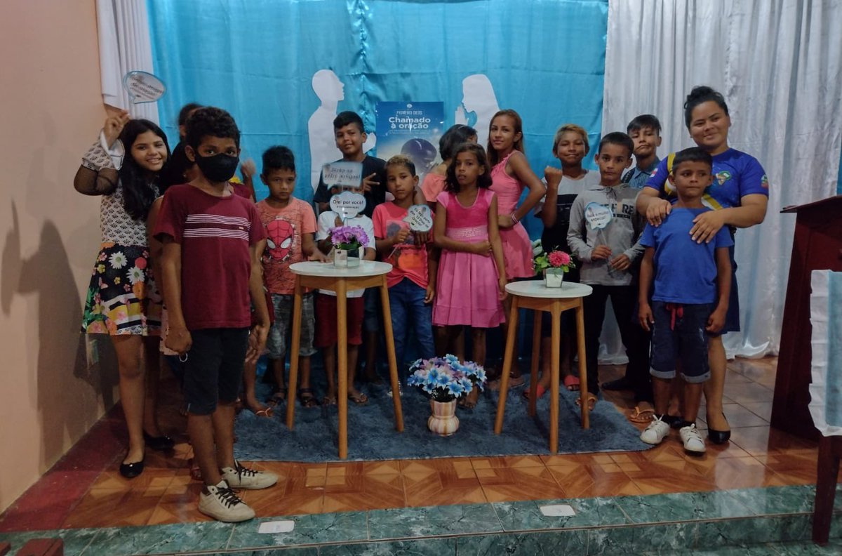 DavidHSSilva's tweet photo. Pv 22:06 Instrui o menino no caminho em que deve andar, e até quando envelhecer não se desviará dele.

“Adolescentes e Juvenis em oração, uma boa combinação”.

“The church in prayer”. 

#TerraPretaManacapuruCaapirangaAmazonas 
#ACeAm
#10DiasdeOracao 
@leoleite88 @pastortedwilson https://t.co/p0qNleLMg6