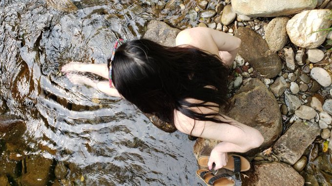 2 pic. I miss Summertime so much! Miss doing outdoor shoots ,and getting naked in places that I could