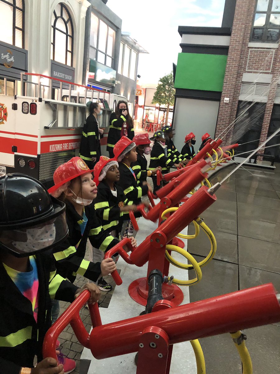 Oswald_Firsties's tweet photo. We had a blast at KidZania today! @MKBMavs https://t.co/Yen1d5LMVS