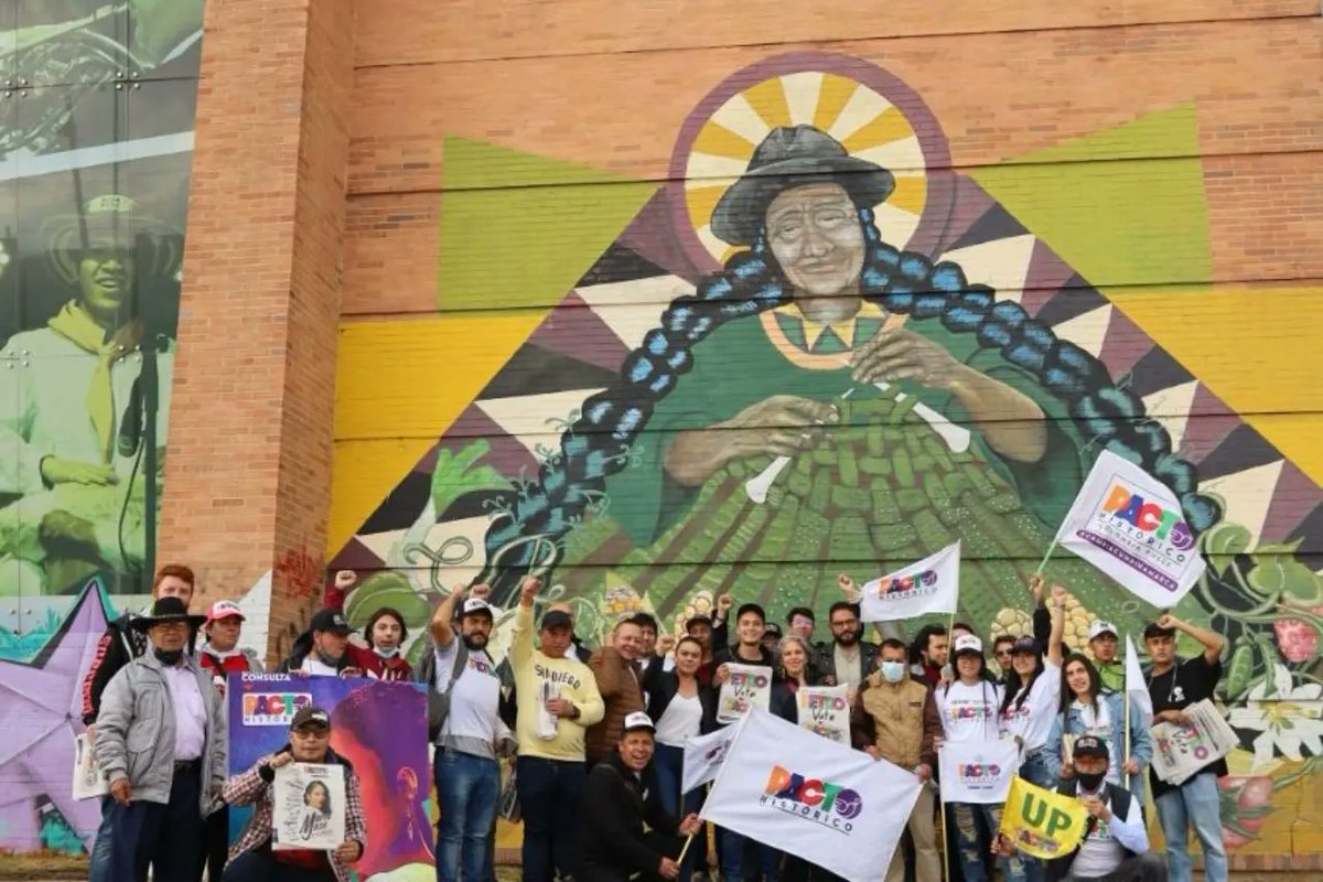 PizarroMariaJo's tweet photo. En #Madrid y en #Faca llevamos el mensaje del @PactoCol. Junto a @yeisoncajamarca trabajamos con disciplina y responsabilidad por el proyecto político que cambiará la historia de #Colombia 🇨🇴 
¡Seguimos para Antioquia! https://t.co/HvMCBx96tL