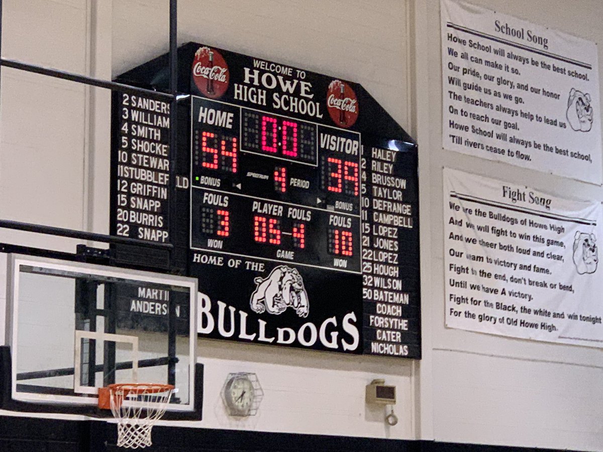 HoweEnterprise's tweet photo. Howe Bulldogs @howebulldogs beat district leading Leonard 54-39 to rip off their 7th win in a row and move to 9-4 in district play. #txhshoops @hoopinsider @DCTBasketball https://t.co/SjCaiL70cB