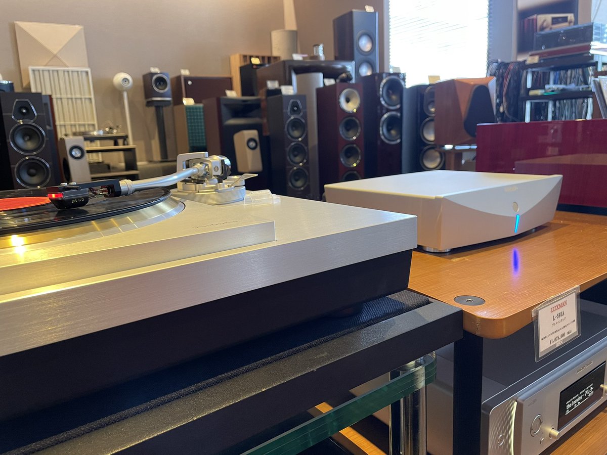 maxaudio_tw's tweet photo. こんな組み合わせは(^^)
#dsaudio
#ds003
#dsw2
#maxaudio
#マックスオーディオ
#レコードプレーヤー
#アナログレコード
#光カートリッジ https://t.co/4tCVm6BIbW