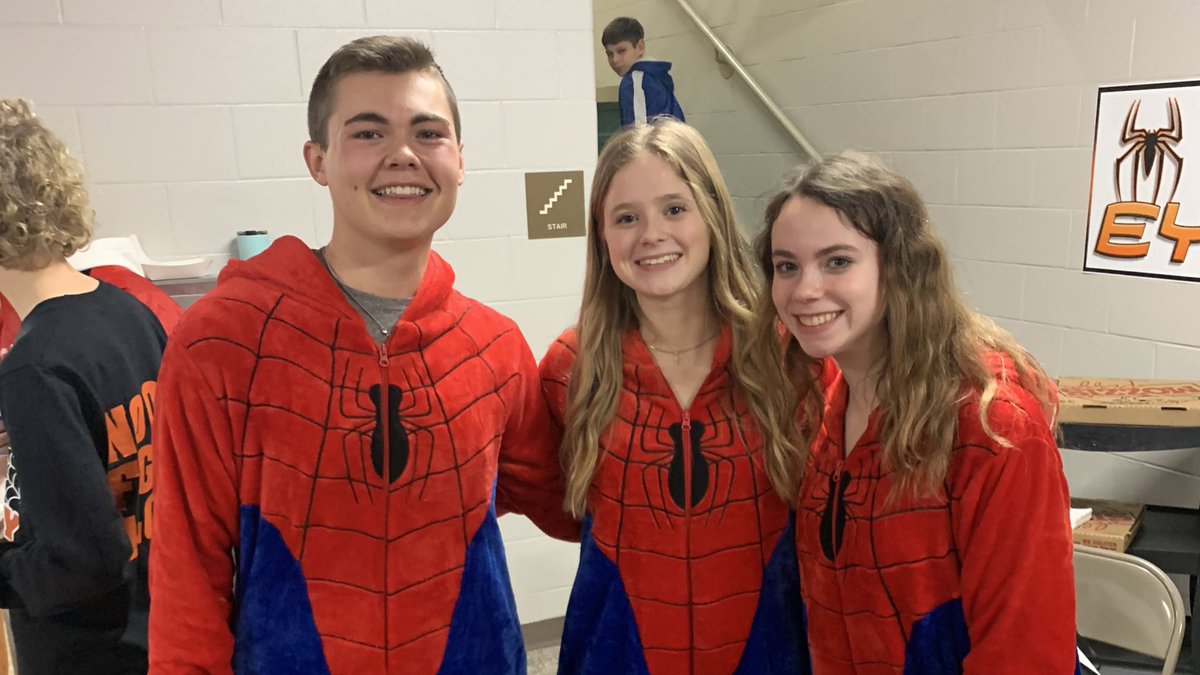 Great night at NPHS tonight. So proud of our student body! @SouthernHancock <a href="/llantrip/">Lisa</a> <a href="/BarstoolNewPal1/">Barstool New Palestine</a> <a href="/NPHS_students/">❗️🐲 DRAGON NATION 🐲❗️</a> <a href="/MrsAmyDawson/">Amy Dawson</a> @MitchanerNPHS #WeAreDragons