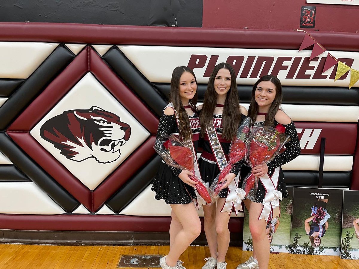 _Msdrake's tweet photo. So proud of you three and can’t wait to see what you will accomplish in the future ♥️ https://t.co/s6zIrVkNZy