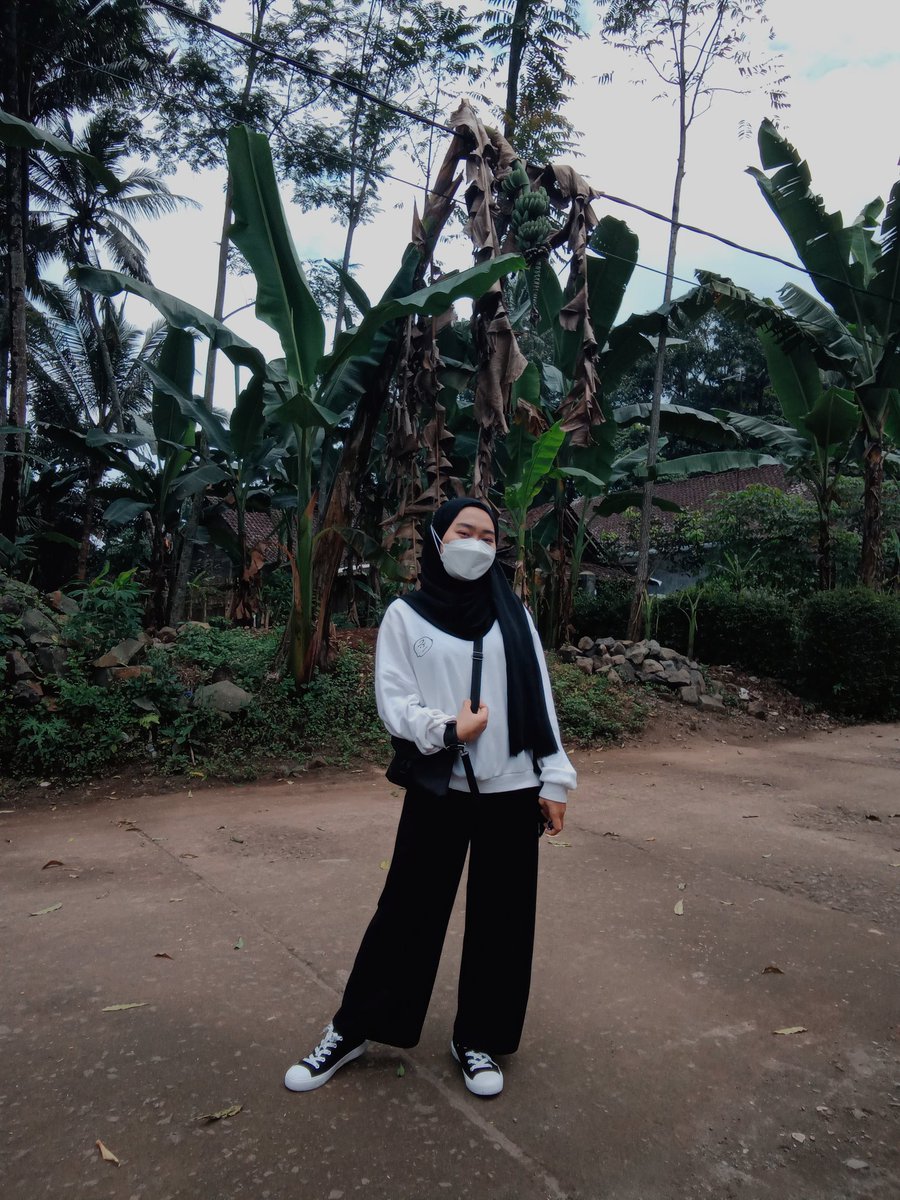 izzythanu's tweet image. uh oh