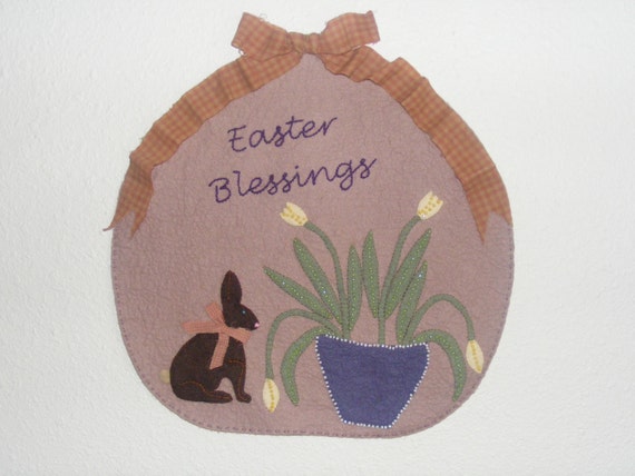 Easter Blessings - E-Pattern - Wool Felt Pattern etsy.me/3zTH4rW #e-pattern #springpattern #fapm #pennyrugpattern #woolfeltpattern @etsymktgtool