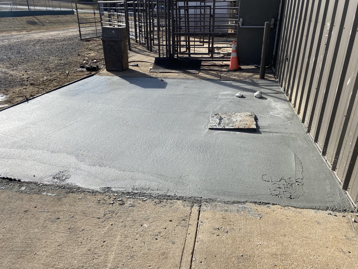 StilwellFFA's tweet photo. Big shout out to Jeremy Croley, David Means, and Benny Gibson for pouring the slab for our new  fodder works fodder system! These guys volunteered their time, showed the kids how to finish concrete and did an outstanding job! #community #fodderworks #ageducation #okcareertech https://t.co/aUsYUg5PL6