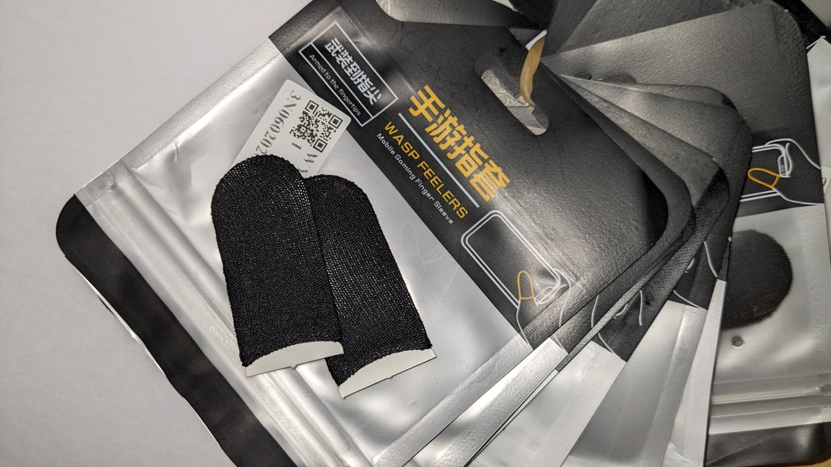 GamingCentralCC's tweet photo. Stop using baby powder! No sweaty screen and fingers while you play CODM or PUBG anymore. Get yourself a pair. Dm or check out our online store https://t.co/2mzyvL0bkP

📍Legon Campus https://t.co/AYVELq93YU