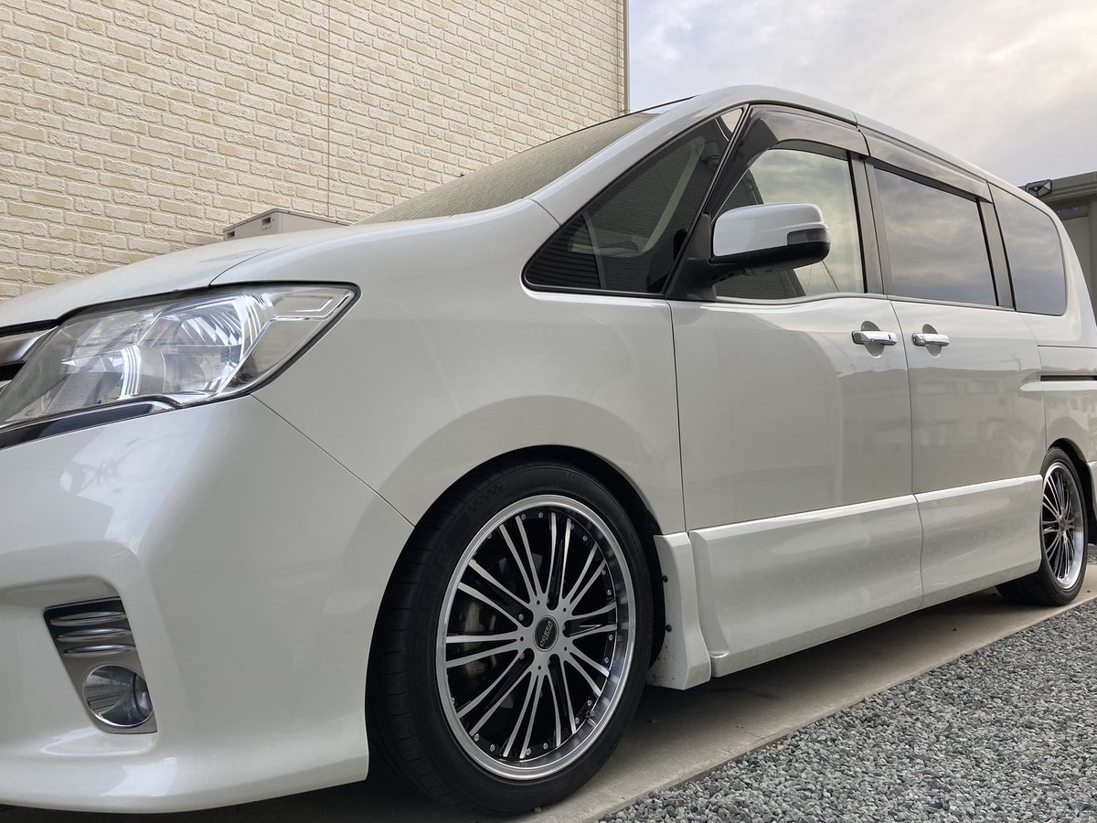 18インチのホイール手に入った?セレナに 215/45R18タイヤで車高1cm 