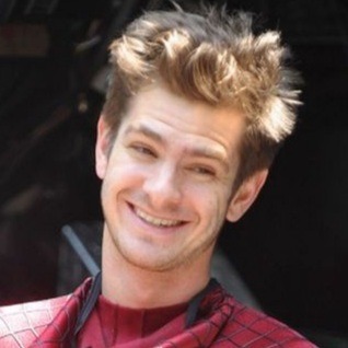 spideytism's tweet photo. @kkmbrly7 i offer andrew garfield

LIKE AND RT https://t.co/DZKsGq7G6w