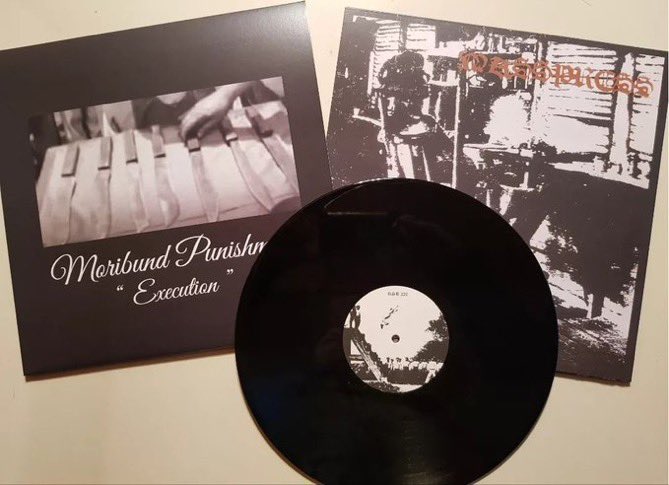 masspressbhr's tweet photo. リリース告知🔥

Moribund Punishment
MASSPRESS
Split Lp

大阪MoribundPunishmentとのSplit LPをドイツRSRからリリースします。
3月下旬くらいからようやく発売となります！
各お取り扱い店舗様、各バンドのライブ会場で販売します！
よろしくお願いします🗡 https://t.co/qbhzoAQQ9S