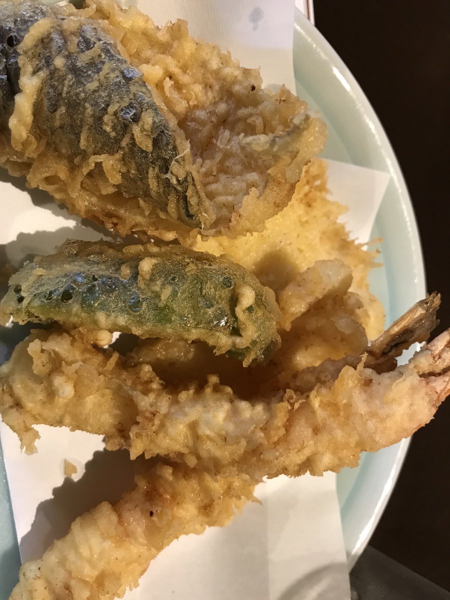 yakitorimitsuru's tweet photo. 焼きとりミツルです！いつもリツイート、いいね👍をありがとうございます♪焼きとりミツルは池袋西口にございます😊お店は現在蔓延防止のため休業中です。休業中のお母さんの情報です。

天ぷらを食べました。おいしかったです。

本日は以上です。今後もよろしくお願いします。 https://t.co/JMKX5zQtFX