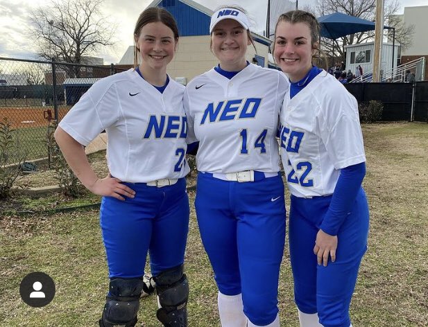 HHSWarEagleSB's tweet photo. A great day for HHS Softball, watching opening day @NEOSFTBLL @FSCCSBHounds and our alumni #FAMILY #LASTOFTHEHARD https://t.co/txnsoB8bXN