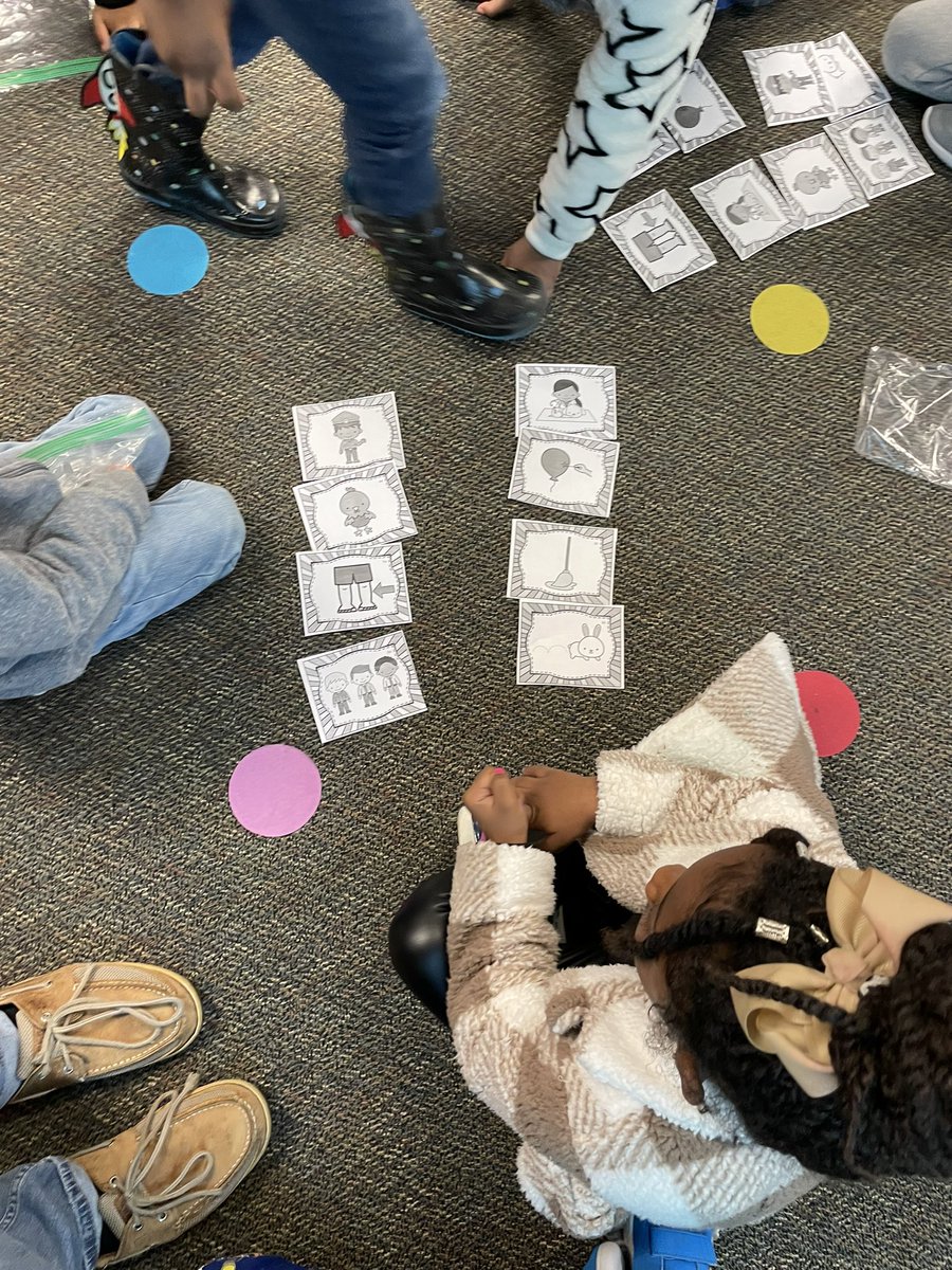 We had so much fun exploring and distinguish our short vowel sounds this week! We are growing our vowel power each  and every day! #readtolead