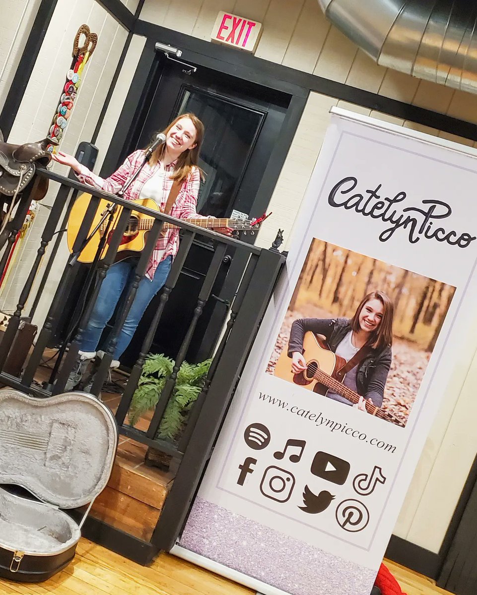 CatelynPicco's tweet photo. Friday shows ✅

I had a blast performing at The Centennial this morning and Stable Rock Winery this evening! 💕

#FridayVibes #FridayFeeling #music https://t.co/Mh2HXPFIsM