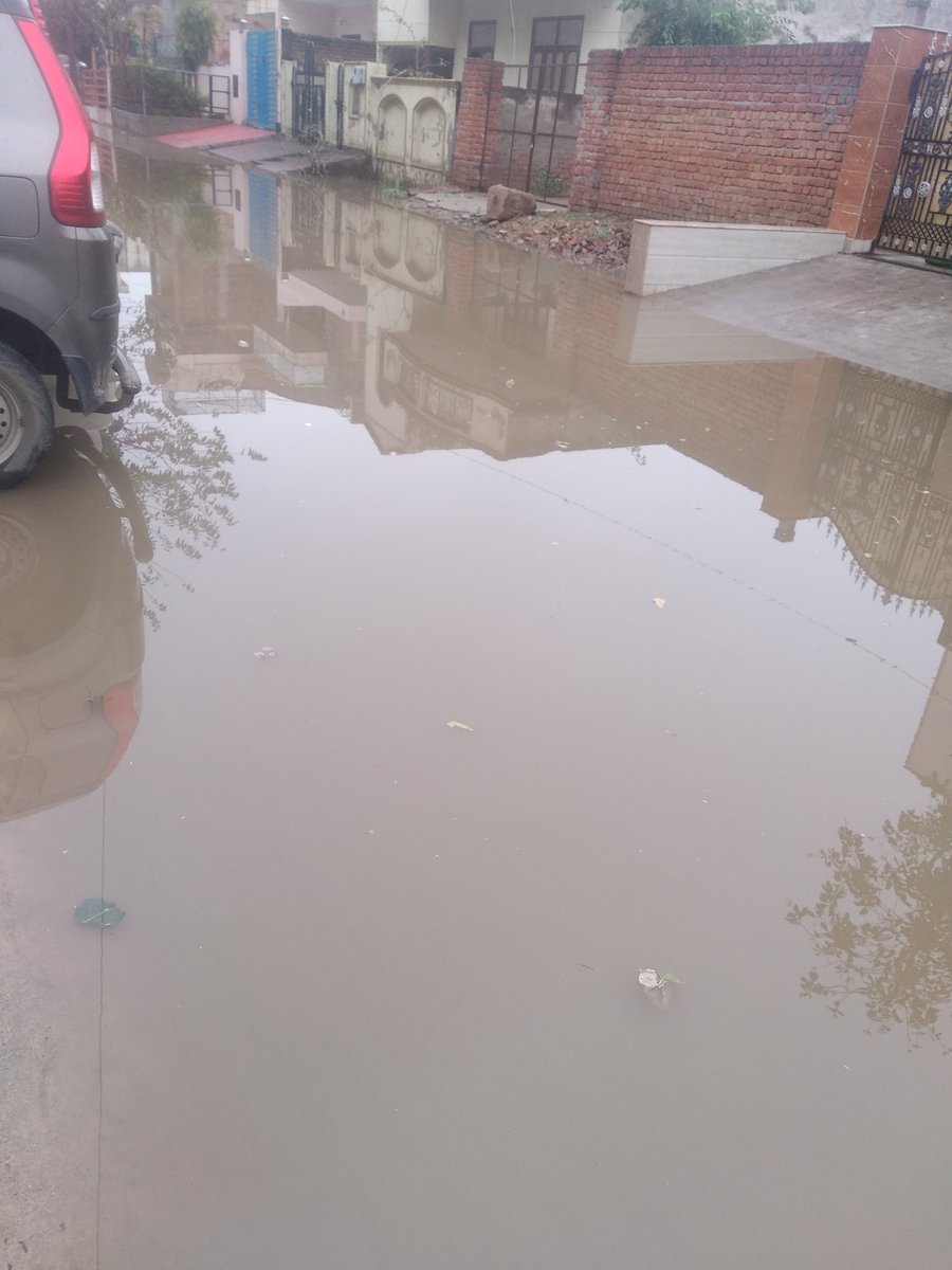 Jitendergaur81's tweet photo. Sec 48 Faridabad Haryana HUDA sector condition https://t.co/OdZyxhOkSV