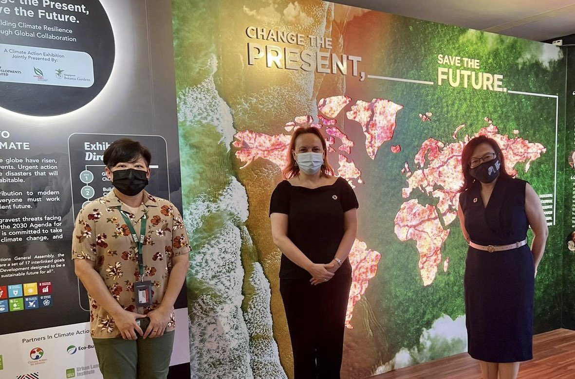Iwona Piórko (@iwonapiorkoeu) on Twitter photo 🙏 <a href="/esther_akw/">Esther An</a> Chief Sustainability Officer <a href="/CityDevLtd/">City Developments Limited (CDL)</a> for🍀start of weekend. Green Gallery, Singapore Botanic Gardens, is a must see. Looking forward to driving together #ClimateActionNow. Happy to see work by my predecessor <a href="/BPlinkertEU/">Barbara Plinkert</a> featuring at the exhibition <a href="/nparksbuzz/">National Parks Board</a> 🙏 <a href="/esther_akw/">Esther An</a> Chief Sustainability Officer <a href="/CityDevLtd/">City Developments Limited (CDL)</a> for🍀start of weekend. Green Gallery, Singapore Botanic Gardens, is a must see. Looking forward to driving together #ClimateActionNow. Happy to see work by my predecessor <a href="/BPlinkertEU/">Barbara Plinkert</a> featuring at the exhibition <a href="/nparksbuzz/">National Parks Board</a>