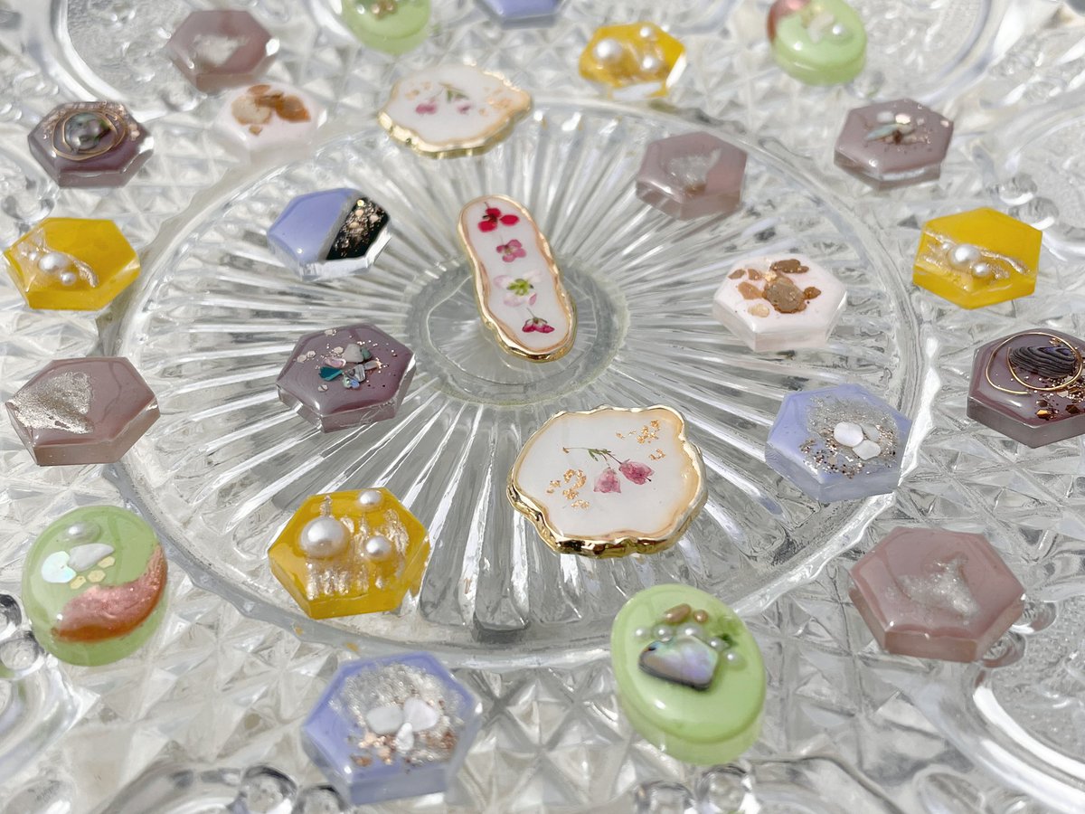 2月25日～3月7日
JR池袋駅南改札前にて #桜オメホリ に参加いたします🌸

最近はセルフニュアンスネイルにハマっていて、アクセサリーもニュアンス多めです💡

何にでも合わせやすいので小粒ニュアンス、オススメです🥰

#オメホリ　#ニュアンスアクセサリー