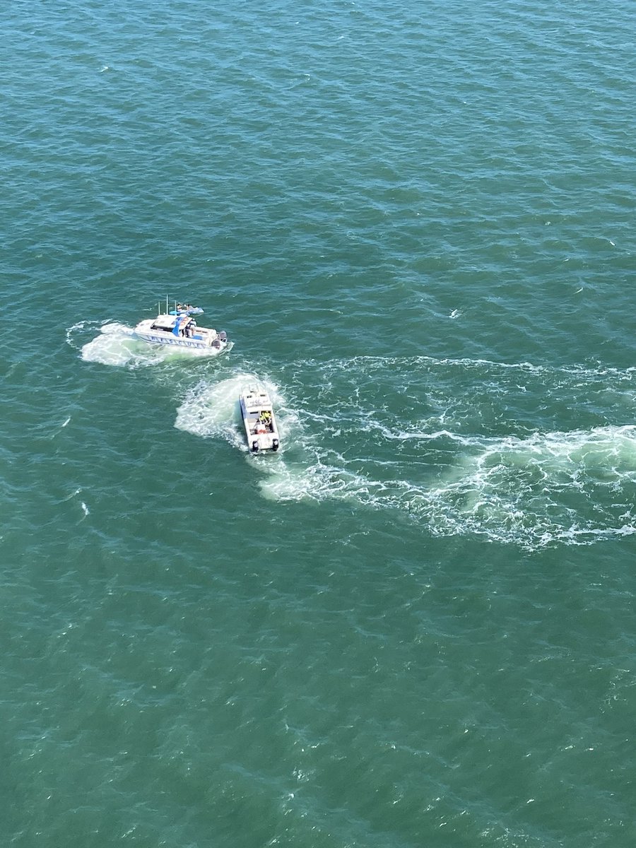 #RESCUE: #Lifesaver30 responded to reports of paddleboarders swept out to sea at Westernport Bay. Upon arriving on scene they were quickly located; VMR Hastings and <a href="/CGMelb/">Aus Vol Coast Guard</a> Westernport were directed in to recover them.