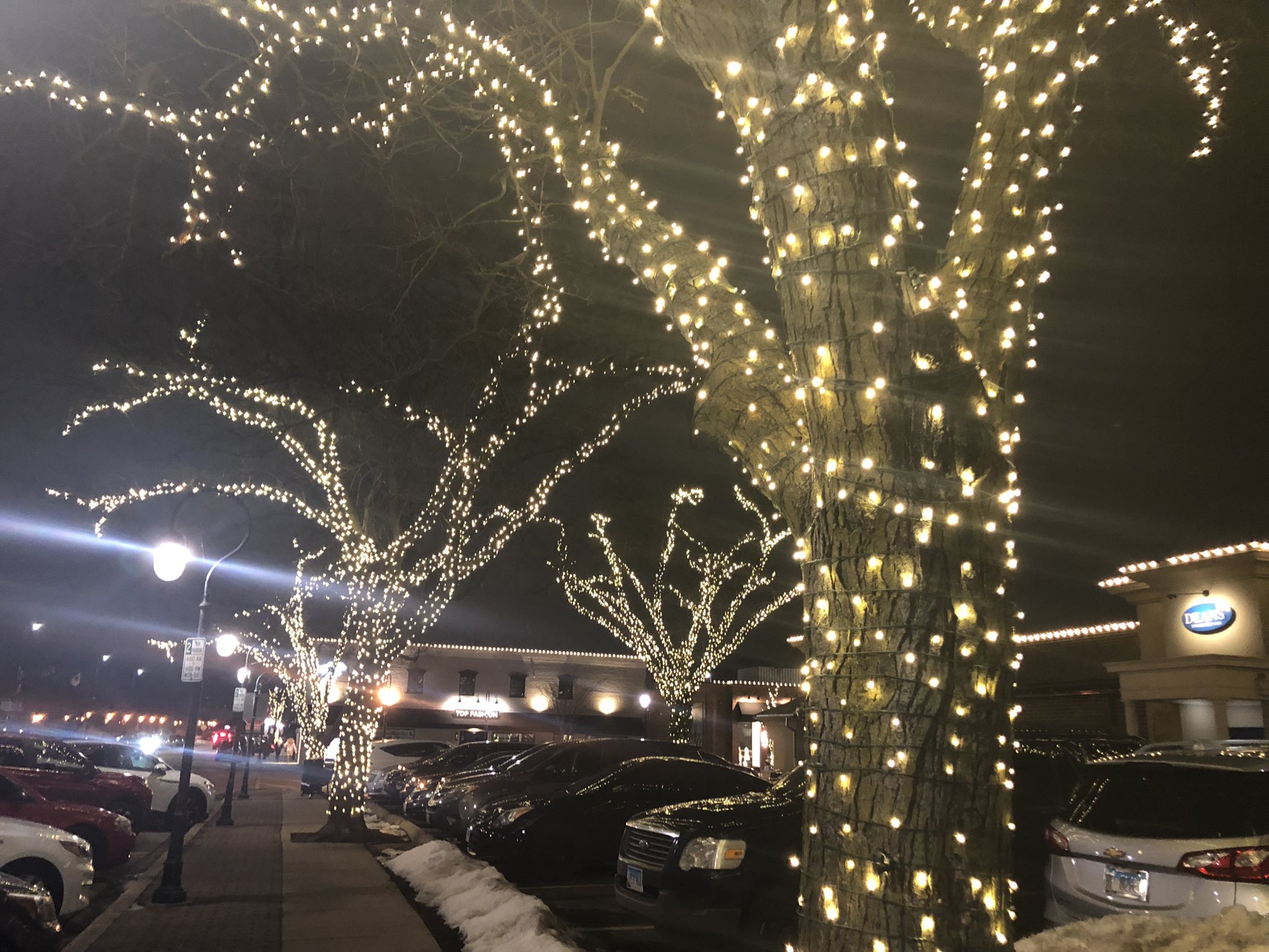 Christmas Lights Naperville 2022 Downtown Naperville On Twitter: "Another Lovely Night In Downtown Naperville!  ❤️💫 Https://T.co/Rfzkpb1Wok" / Twitter
