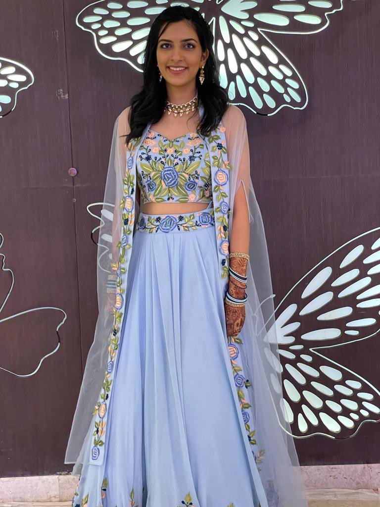 ADSINGHDESIGNS's tweet image. The gorgeous Piyaa in a signature AD Singh couture! #adsingh #indianwedding #lehenga #couture #bluelehenga #vancouverfashion #canadafashion #bigfatindianwedding