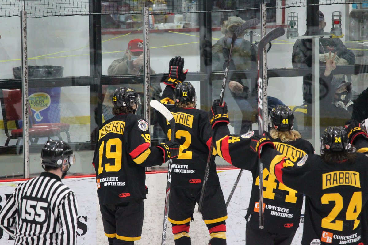 mjhlWolverines's tweet photo. Saying hi to the elders! https://t.co/7Ym9m7U7JZ