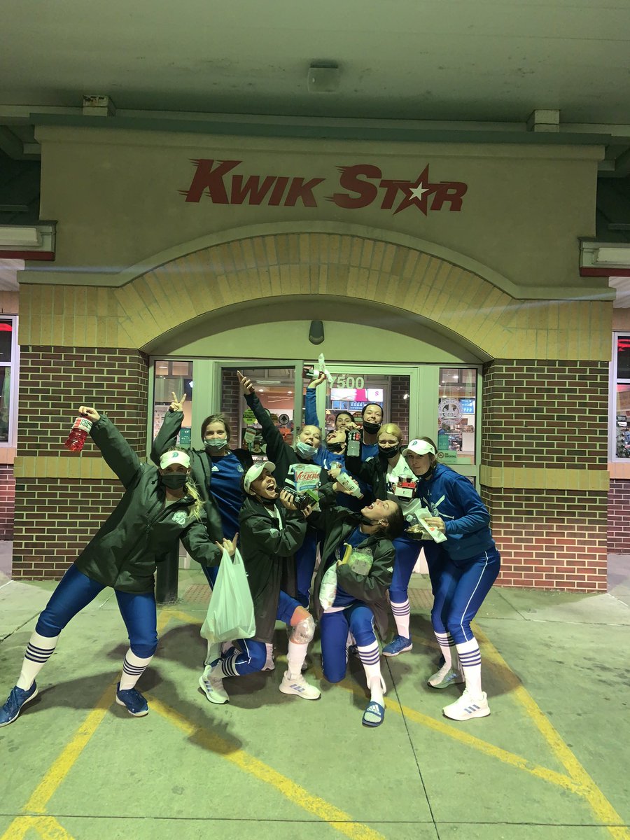 Post-W dinner courtesy of <a href="/KwikTrip/">Kwik Trip</a> 😻😻😻