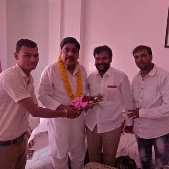 Devendr57436372's tweet photo. पूर्व भाजपा जिलाध्यक्ष एवं प्रदेश कार्यसमिति सदस्य वरिष्ठ नेता आदरणीय मार्गदर्शक श्री ललित जी नागोरी आपकों जन्मदिवस की हार्दिक हार्दिक शुभकामनाएं बाबा महाँकाल का आशीर्वाद बना  रहे।। https://t.co/KKpRTfUykj