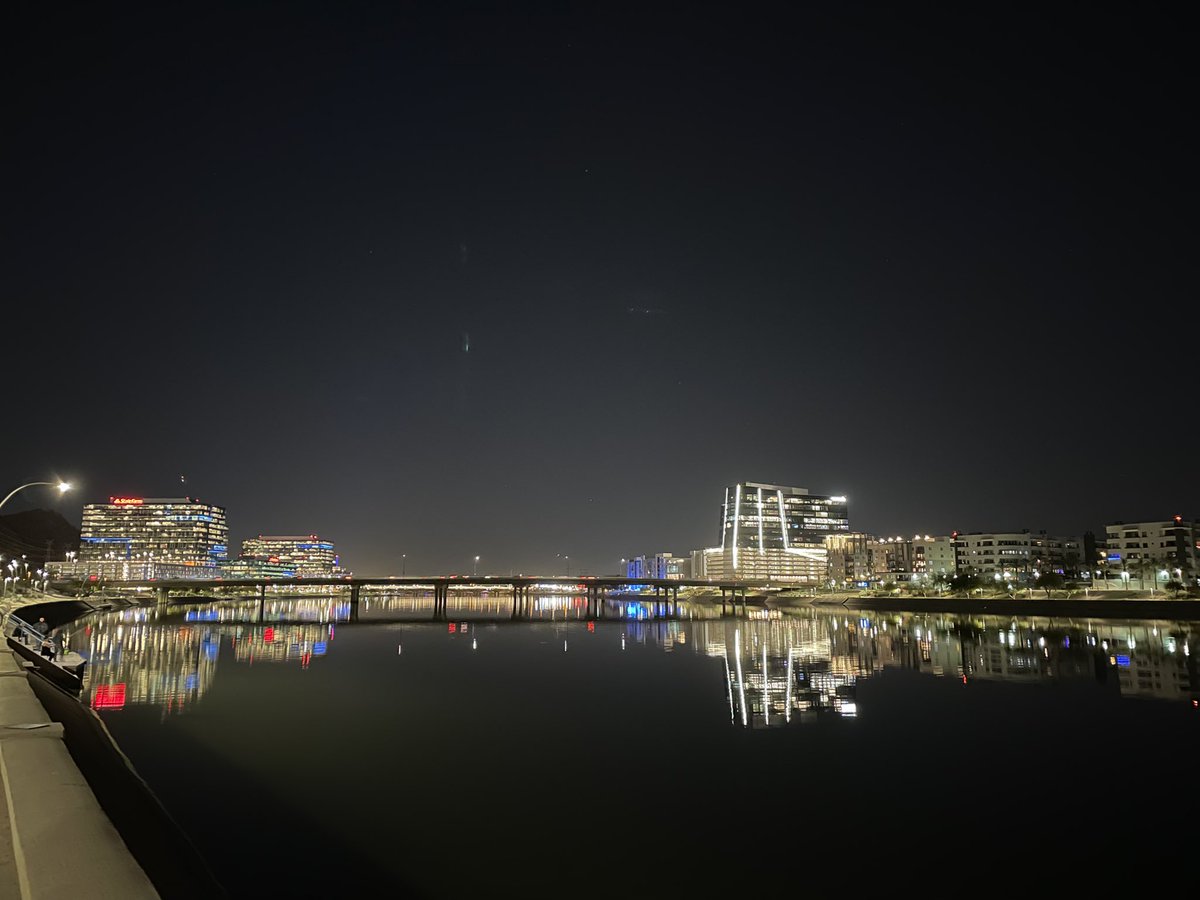 kingchiru15's tweet photo. The most beautiful view of Tempe Lake in the night. ππ» #TempeLake #Tempe #Arizona #ASU #ShotOnIphone #Iphonography https://t.co/XcGkfj4obq