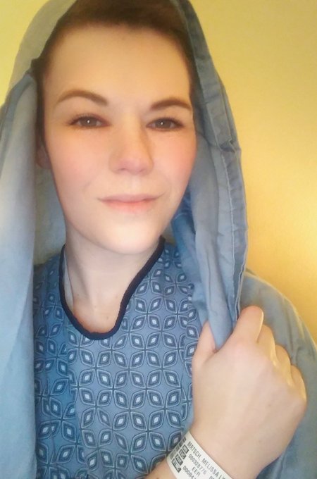 🙄 Ugh... Friday night, and I'm still in the hospital! 😭 Below is a post-shower selfie, shot about 1 hr<a href="/tag/mvsales"class="tags"><span>#mvsales</span></a>