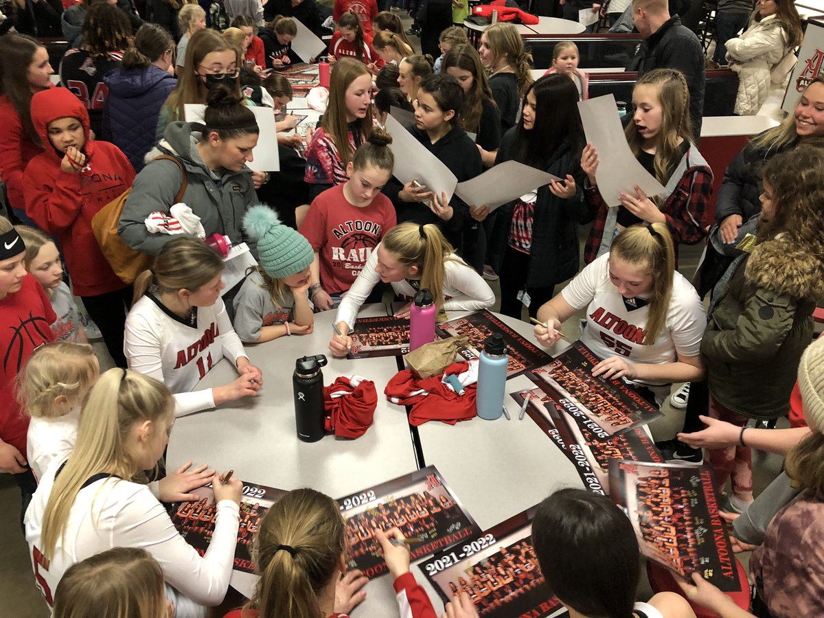 AltoonaGBB's tweet photo. ❤️🚂🏀Altoona Front Court Youth Night AND a 50-36 Middle Border Win?! GREAT Night in the Roundhouse! #WeDefineUs #ALLin #RelationshipsMatter https://t.co/LTK3VQKJ3i