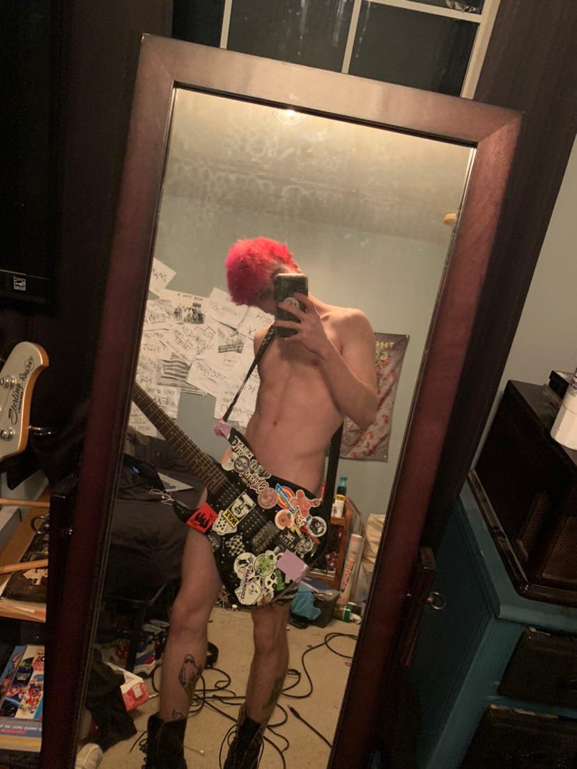 NikkVicious's tweet photo. ~new to nsfw~~
-20
-pierced and tatted 
-genderqueer, whatever pronouns :)!
-dom and be dommed 💕💕 https://t.co/ZZJEzxZ5Zl