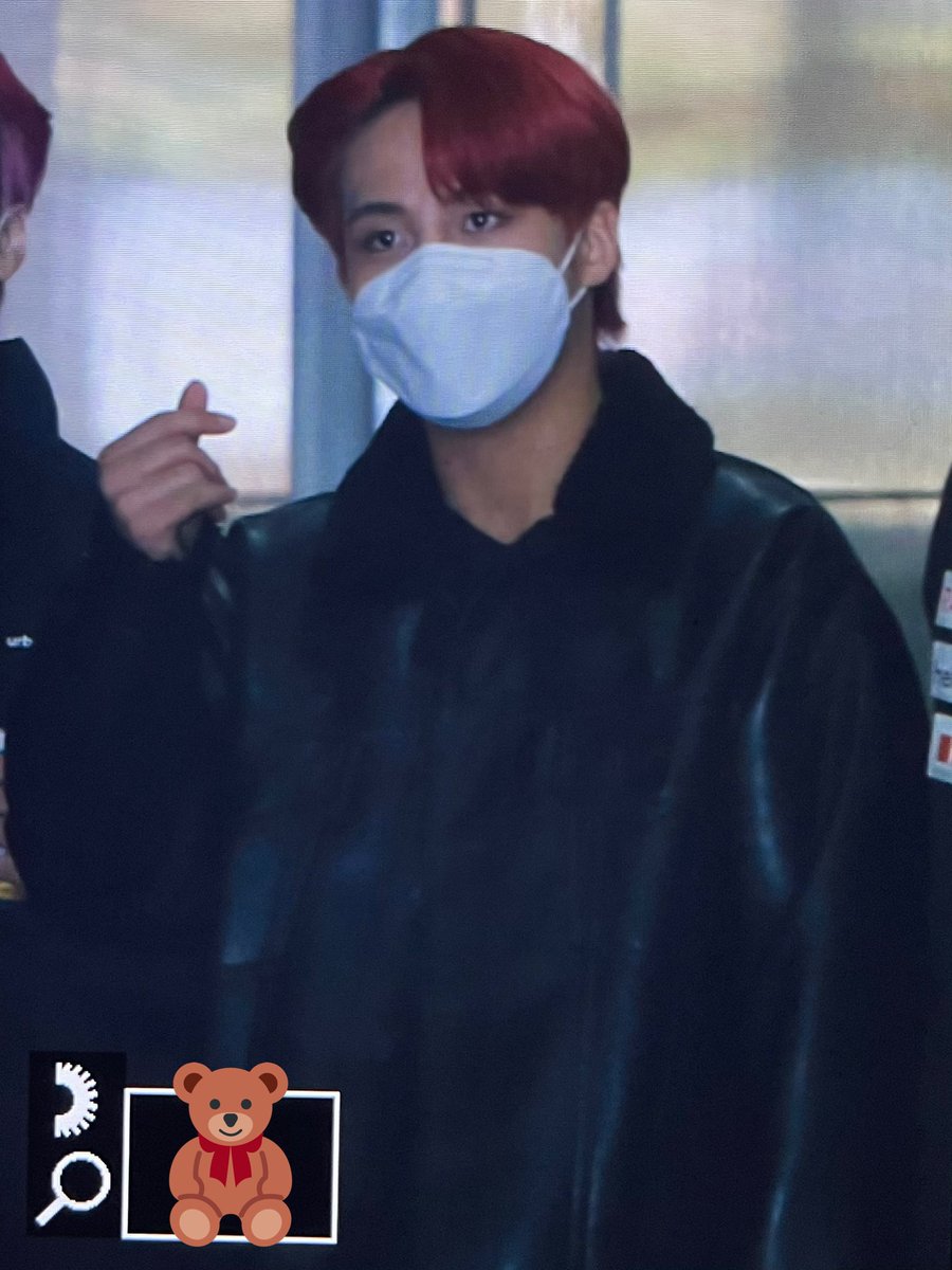jonghotd's tweet photo. the red hair with exposed forehead… jongho served this day..

210317
#ATEEZ #JONGHO #에이티즈 #종호 
#최종호 #ジョンホ @ATEEZofficial https://t.co/J3I2SRDZYA