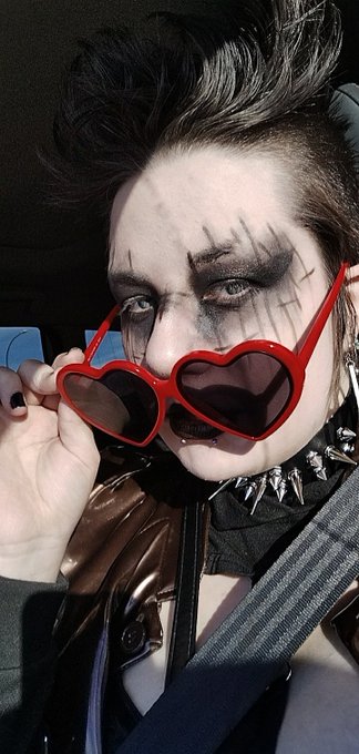 Hey cashcucks don't you love my makeup fund it. $end #cashslave https://t.co/S3hi5OZYmT<a href="/tag/cashslave"class="tags"><span>#cashslave</span></a>