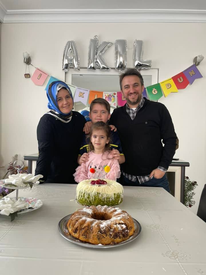 AkilEmir's tweet photo. 10 yaşına da girmedik demeyiz artık...🪅🎂🪕 https://t.co/f4edHQV4eI
