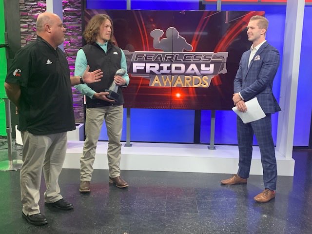 The Fearless Friday Catch of the Year goes to ⁦<a href="/JamisonHinsley3/">Jamison Hinsley</a>⁩ ⁦<a href="/VtownAthletics1/">Vilonia Athletics</a>⁩ ⁦<a href="/sciencecoach101/">Todd Langrell</a>⁩