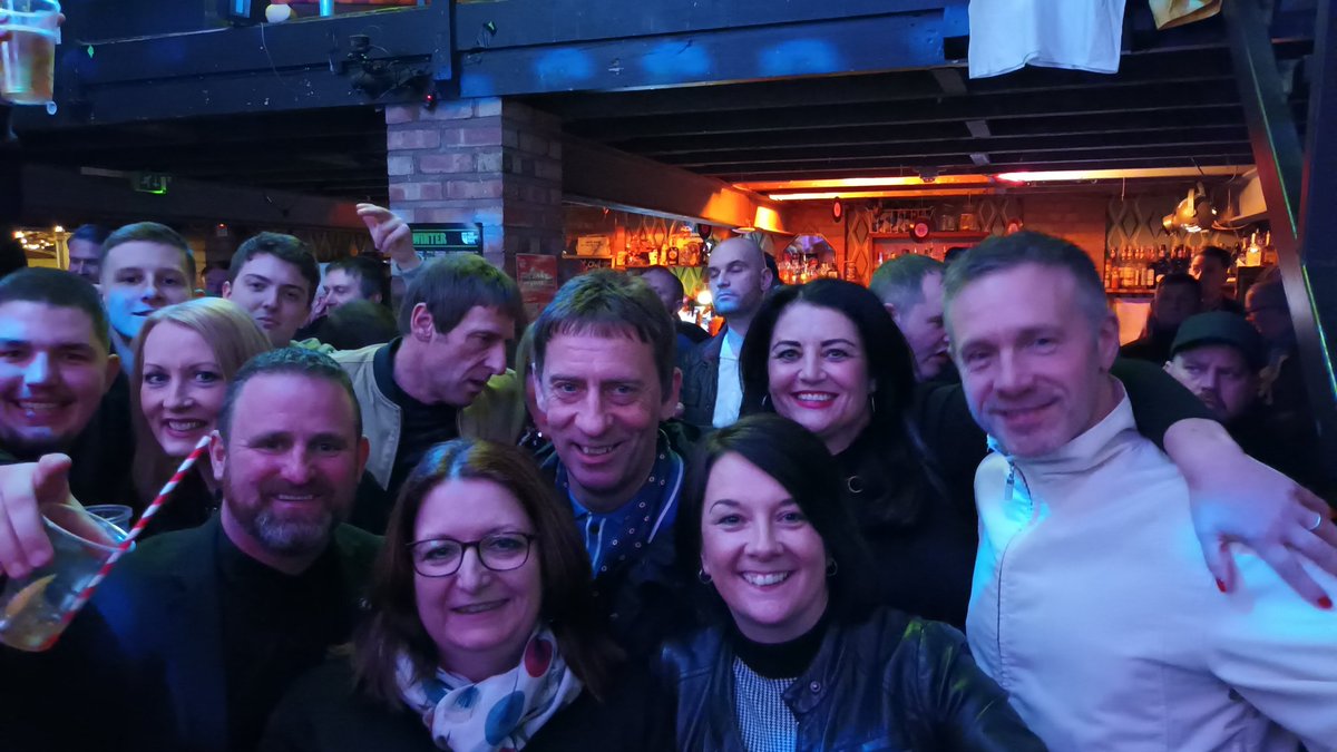 stevewba10's tweet photo. Absolutely top draw of a night watching the @MusicSrb album launch @thenightowlbham. Great to see so many friends again. 

@DanHutch72 @nwhutchins @hutchins_louise @sarahj_874 @ChrisGiles1969 @ClareWitt20 @stiffkingshurst 
Ps, my head hurts this morning! https://t.co/TiW5QQZijf