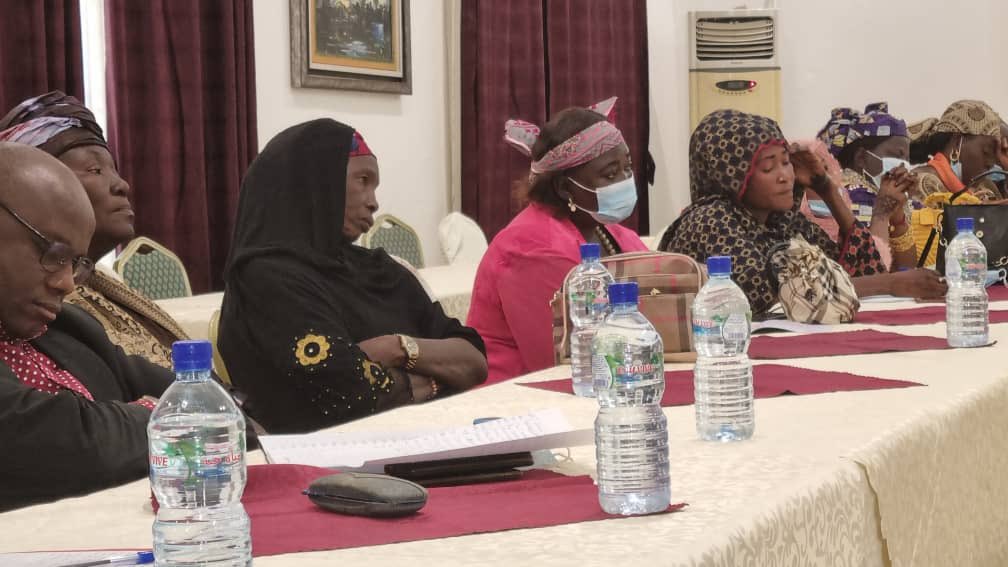 UNDR_Tchad's tweet photo. L’Union des Femmes du Renouveau (UFR) se retrouve commence ce matin une retraite à Mara pour réfléchir aux stratégies et actions en faveur du parti. https://t.co/lVnE3f54zV