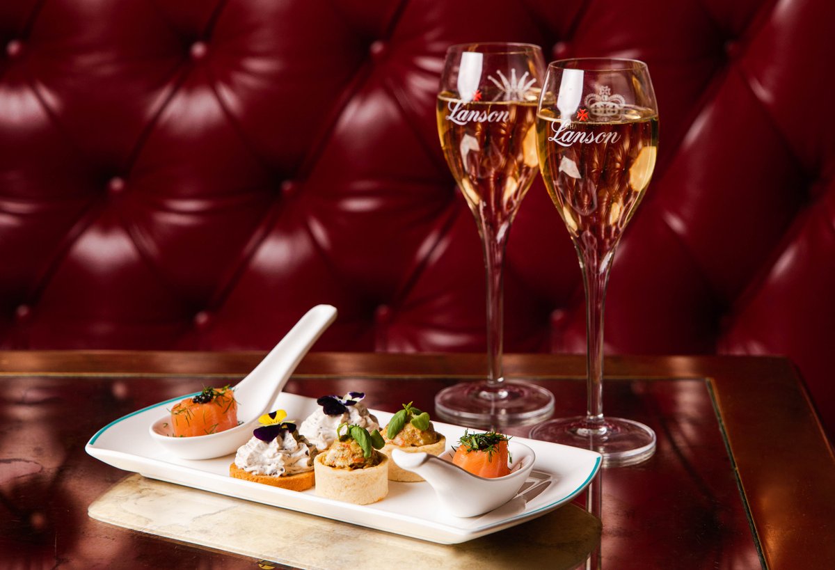 Spoil your loved one with a sublime four-course dinner in our Brasserie this Valentine's Day.

Make a night of it with a stay in a spectacular seaview suite. ow.ly/Ngc250HT5jp