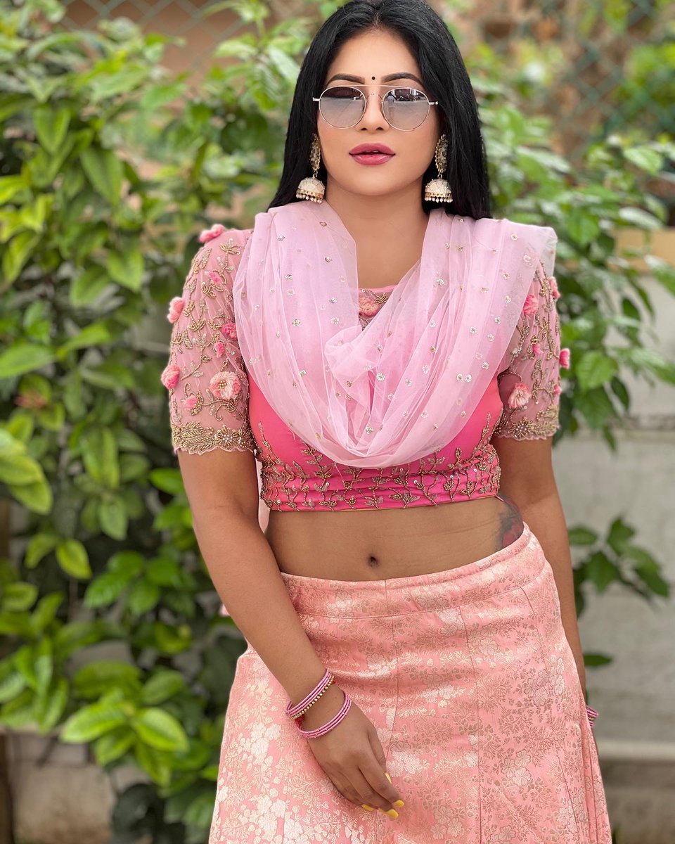FilmFlickoff's tweet photo. #Reshmapasupeleti https://t.co/xjT5V8cLYB