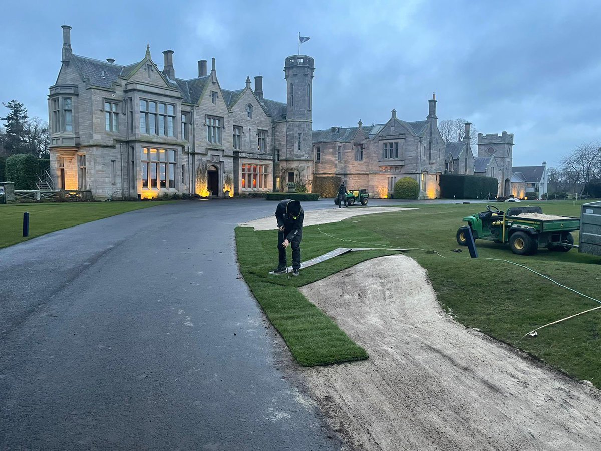 Saturday morning turfing <a href="/ThomasBell114/">Tam</a> &amp; <a href="/cranny202/">Owen Cranston</a> making good behind construction works.