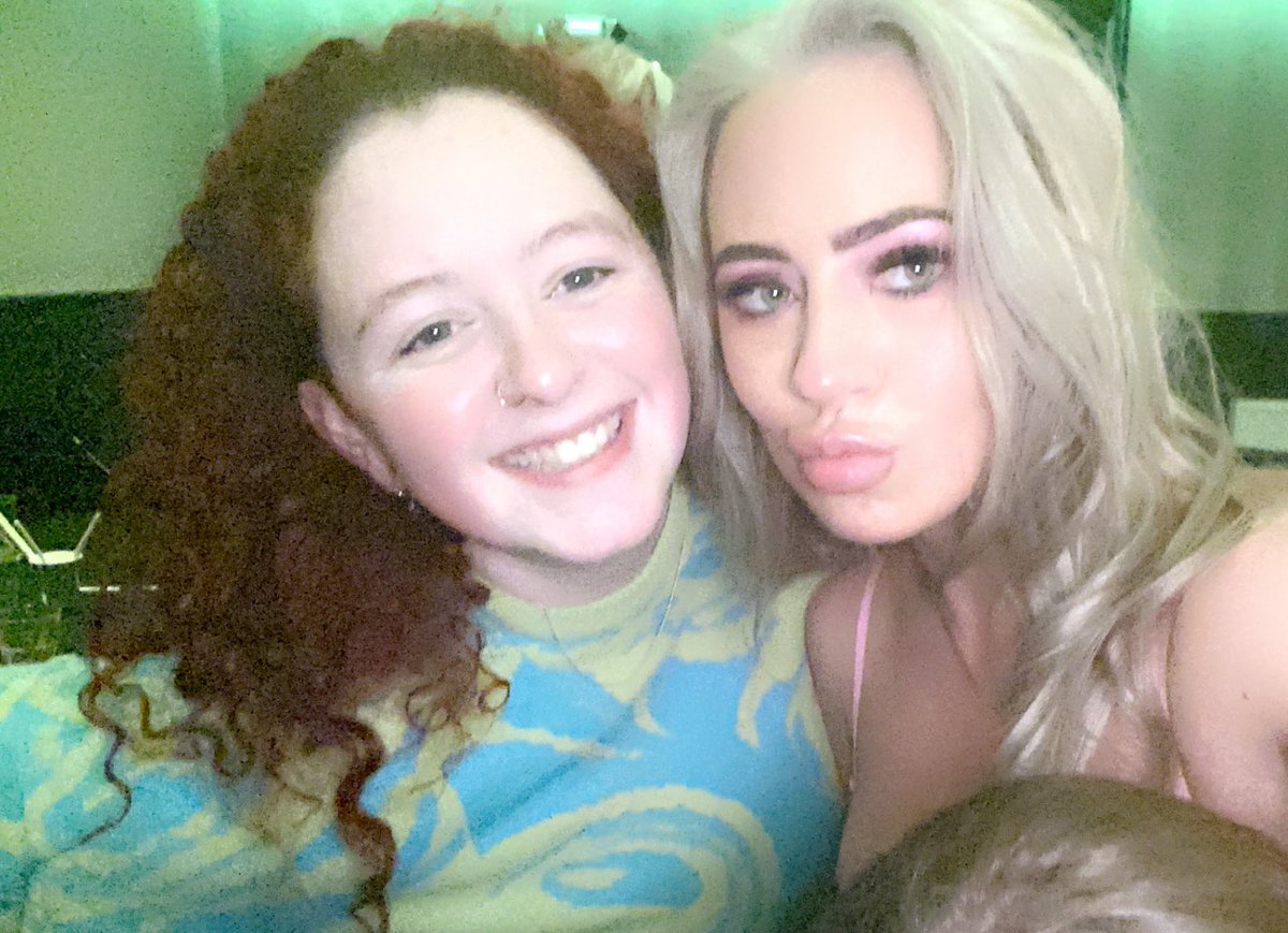 Happy bday my fav girl <a href="/Youngbl00d__/">ed</a> ♒️💕💕💕 have the best day ever! Love u muchly x