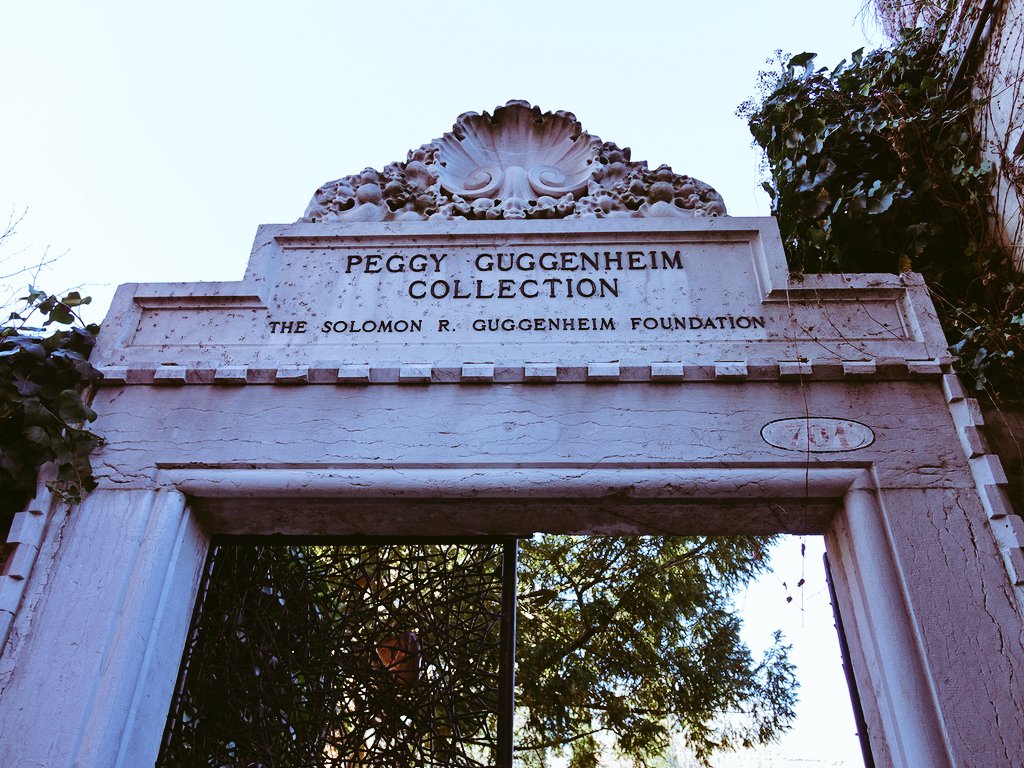 EnjoyRespectVe's tweet photo. 🔹 #SLIDESproject #Dorsoduro 🔹

I percorsi dell'#artigianato e della creatività veneziani.

L'itinerario si sviluppa attraverso campo San Vio, @GuggenheimPGC,  tempio dell'arte contemporanea, campiello Barbaro, amato dal cinema, e palazzo Dario, con la sua sinistra nomea. https://t.co/gnDFbdm3oS