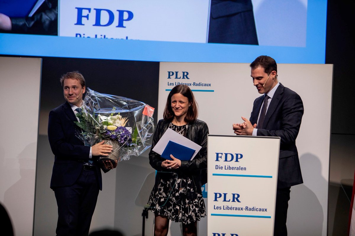 Le PLR Suisse remercie 💐 chaleureusement son ancienne secrétaire générale <a href="/FNoghero/">Fanny Noghero</a> pour toute l'énergie qu'elle a insufflé au parti. Ses idées innovantes et sa détermination ont donné une dynamique très positive au PLR. 💙 #MerciFanny #ADPLR