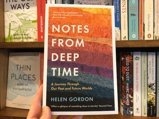 FredsBookshop's tweet photo. Lovely to see @helenlpgordon's #NotesFromDeepTime now in #paperback. An engaging and accessible narrative of Geology from a non-geologist! Weaving history, science, and humanity with novelist flare.
https://t.co/BkeRwY344g 👈
@ProfileBooks https://t.co/HWDOLKh7I5
