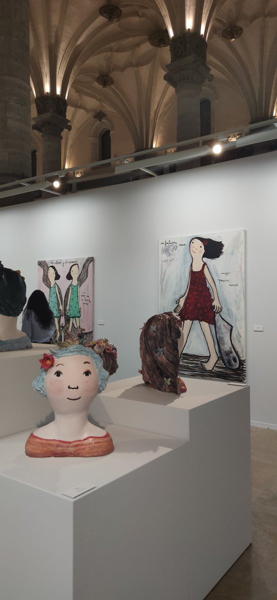 Zaragoza me recibe con una preciosa exposición de <a href="/EvaArmisen/">Eva Armisen</a> en el Palacio de La Lonja. Ya estoy en casa. 💗